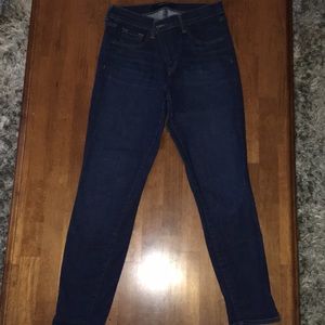 835 Mid Rise Capri Pants J Brand